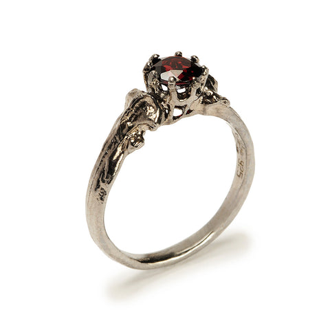 Bone Ring 5mm Solitaire - White Gold Garnet