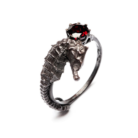 Seahorse Ring Garnet