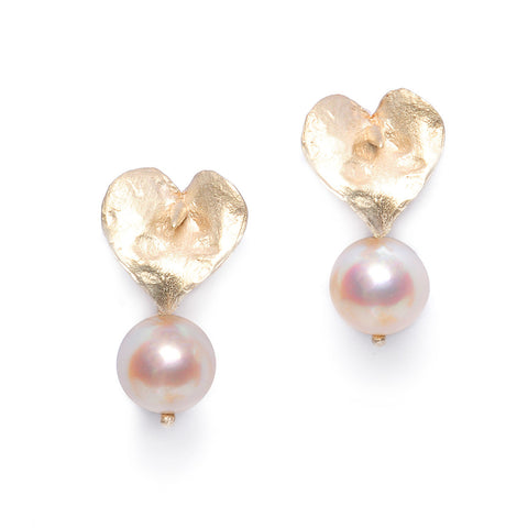Lily Studs Pearl